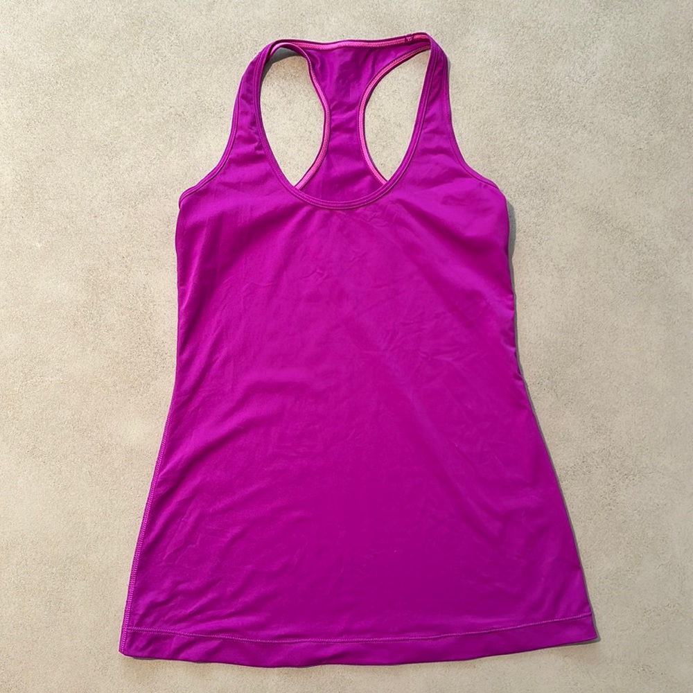 Cute workout tank in excellent condition!